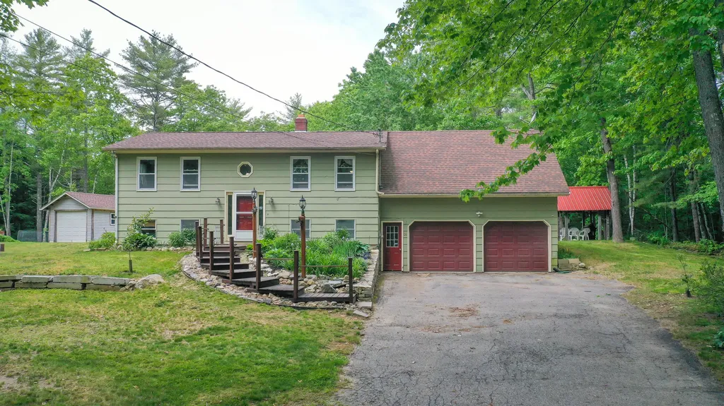 26 Hemlock Lane Gray ME 04039