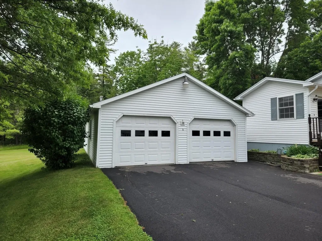 78 Billings Road Hermon ME 04401