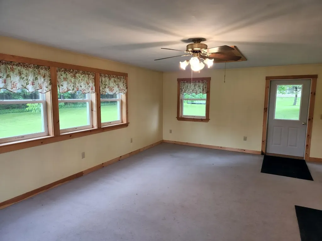 78 Billings Road Hermon ME 04401