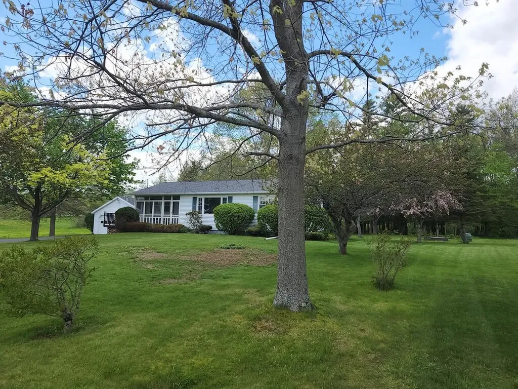 78 Billings Road Hermon ME 04401