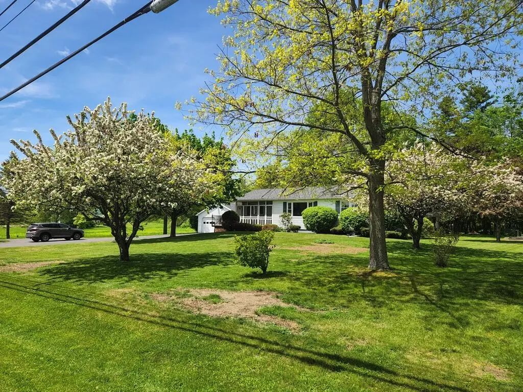 78 Billings Road Hermon ME 04401