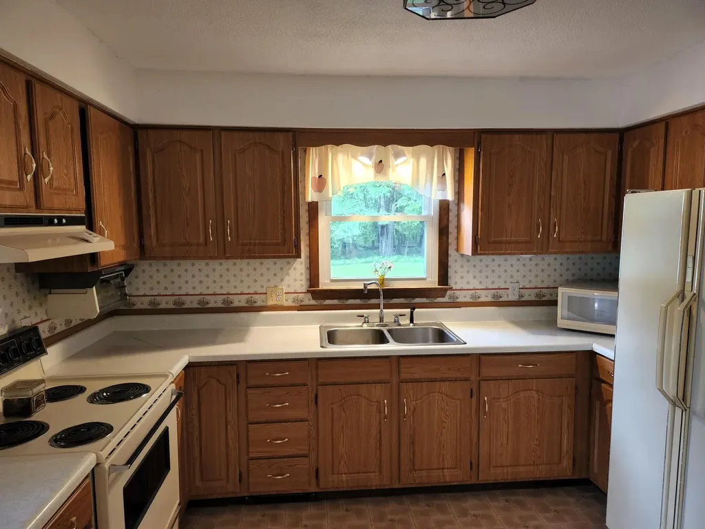78 Billings Road Hermon ME 04401