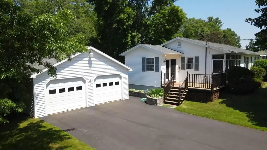 78 Billings Road Hermon ME 04401