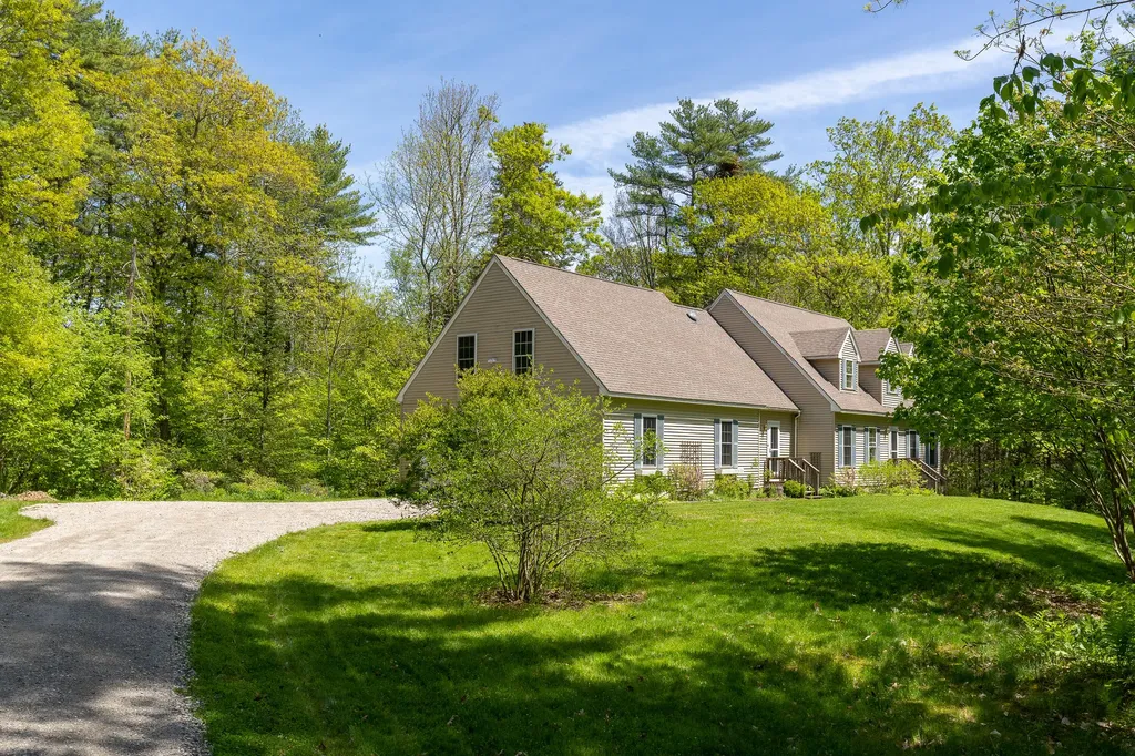 14 Brooksong Lane Damariscotta ME 04543