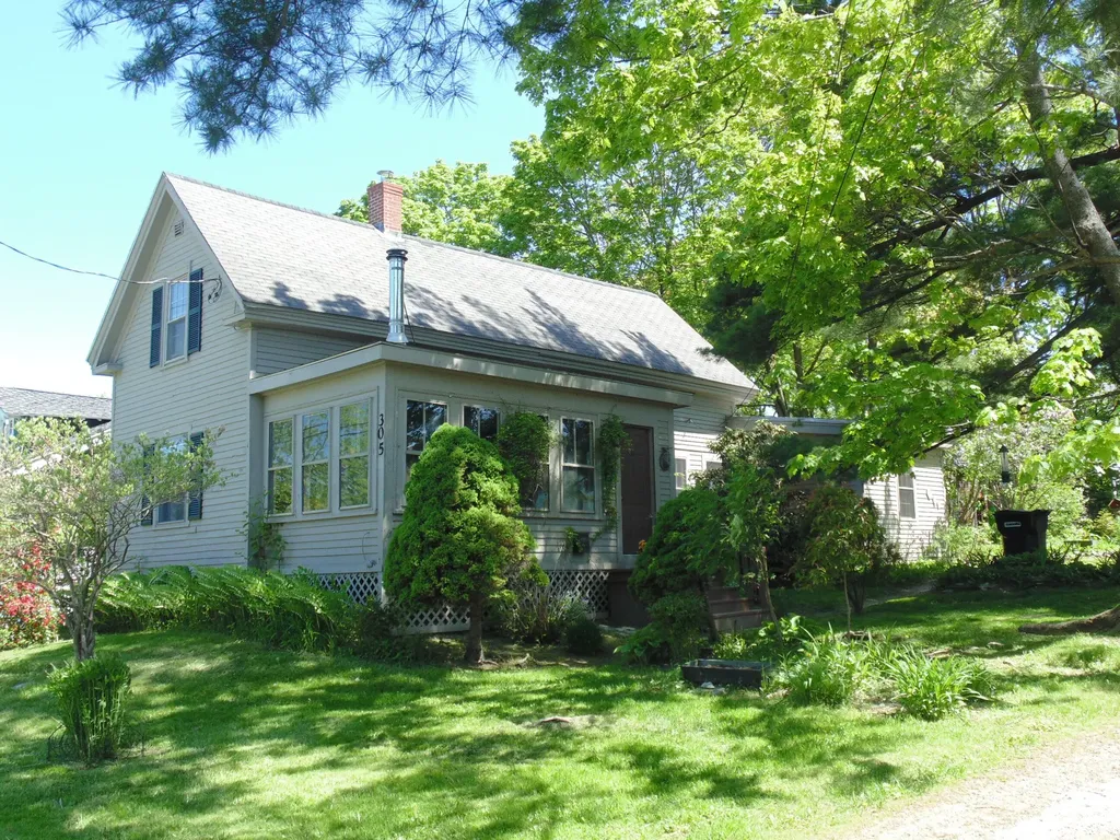305 Pine Street Bangor ME 04401