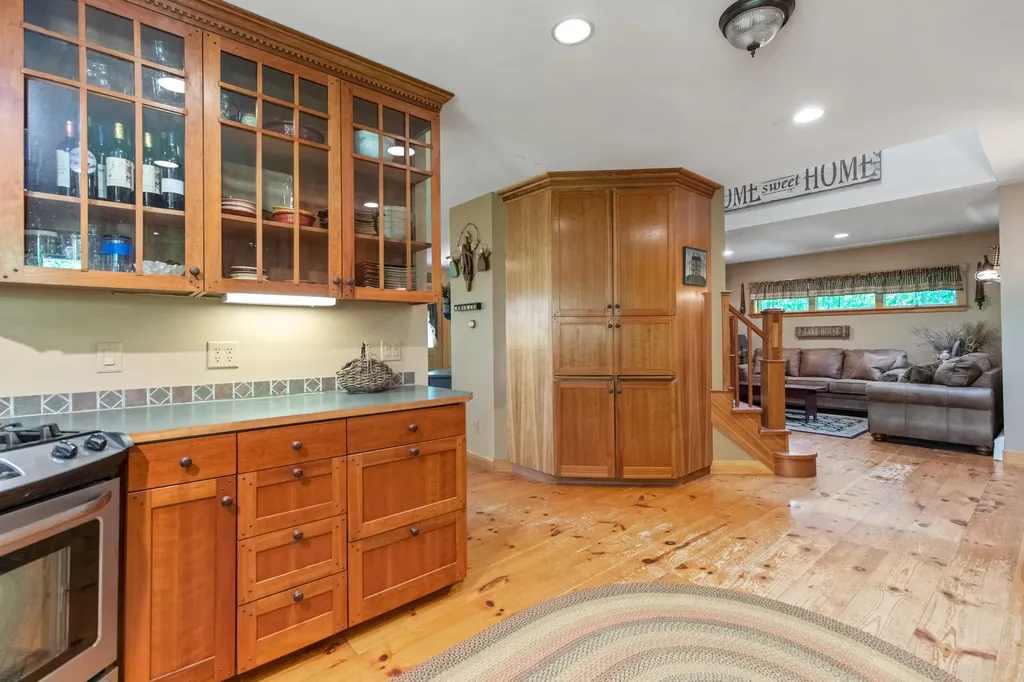 24 Penny Lane Liberty ME 04949
