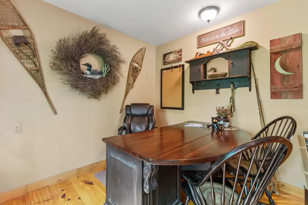 24 Penny Lane Liberty ME 04949