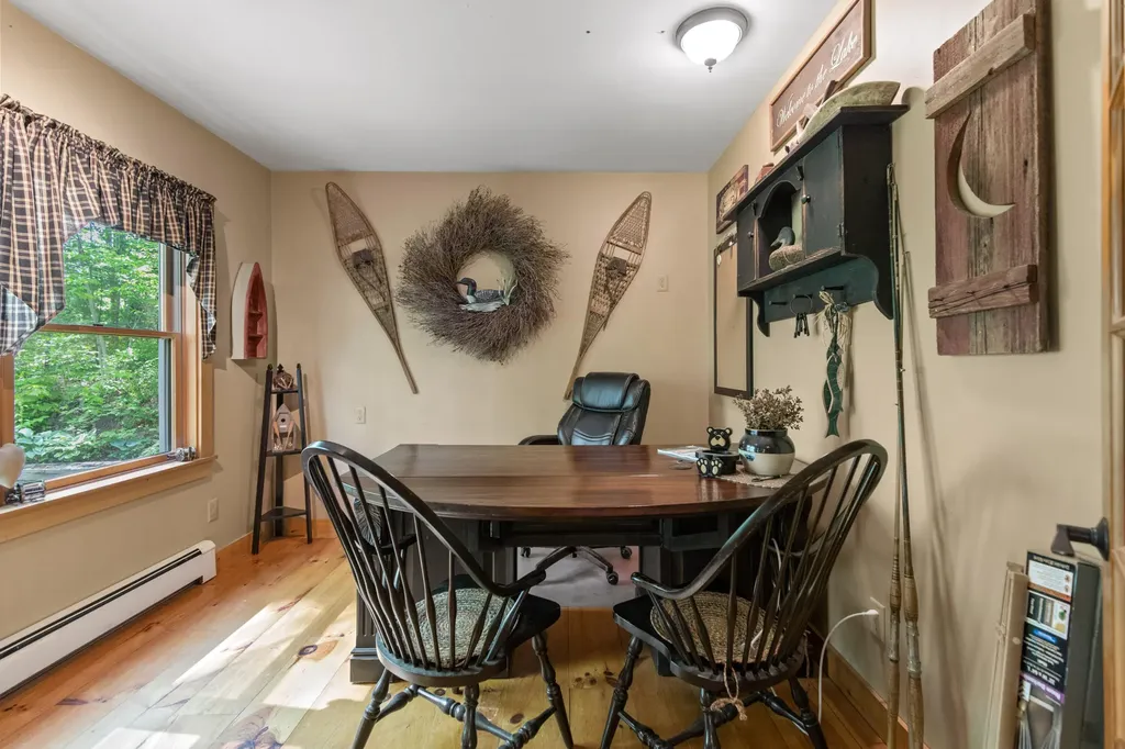 24 Penny Lane Liberty ME 04949