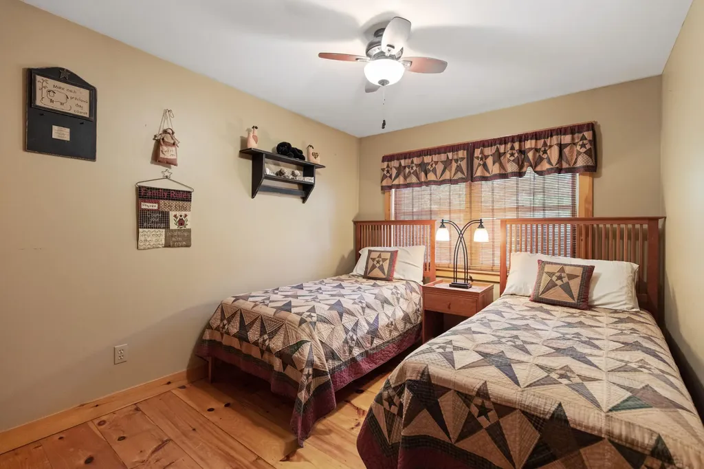 24 Penny Lane Liberty ME 04949
