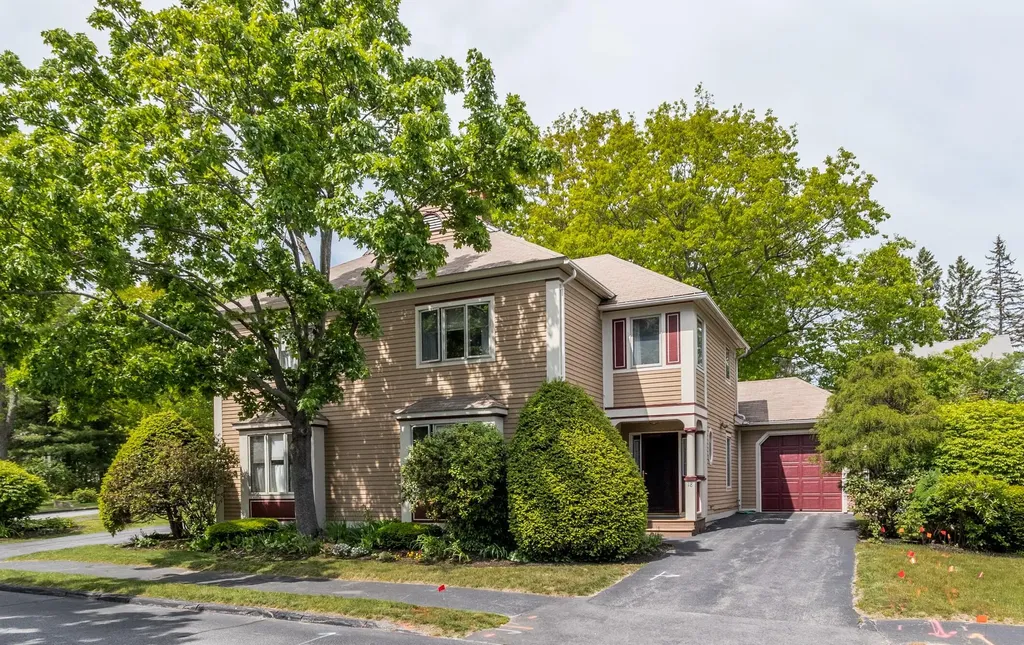 18 Stoneledge Drive Portland ME 04102