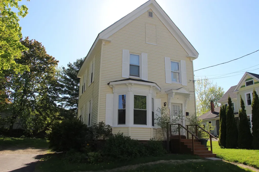 57 Chestnut Street Gardiner ME 04345