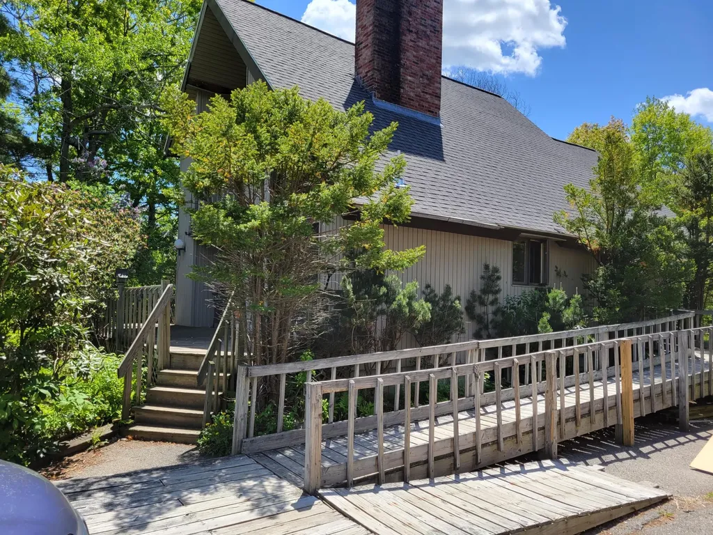 136 Lane Road Auburn ME 04210
