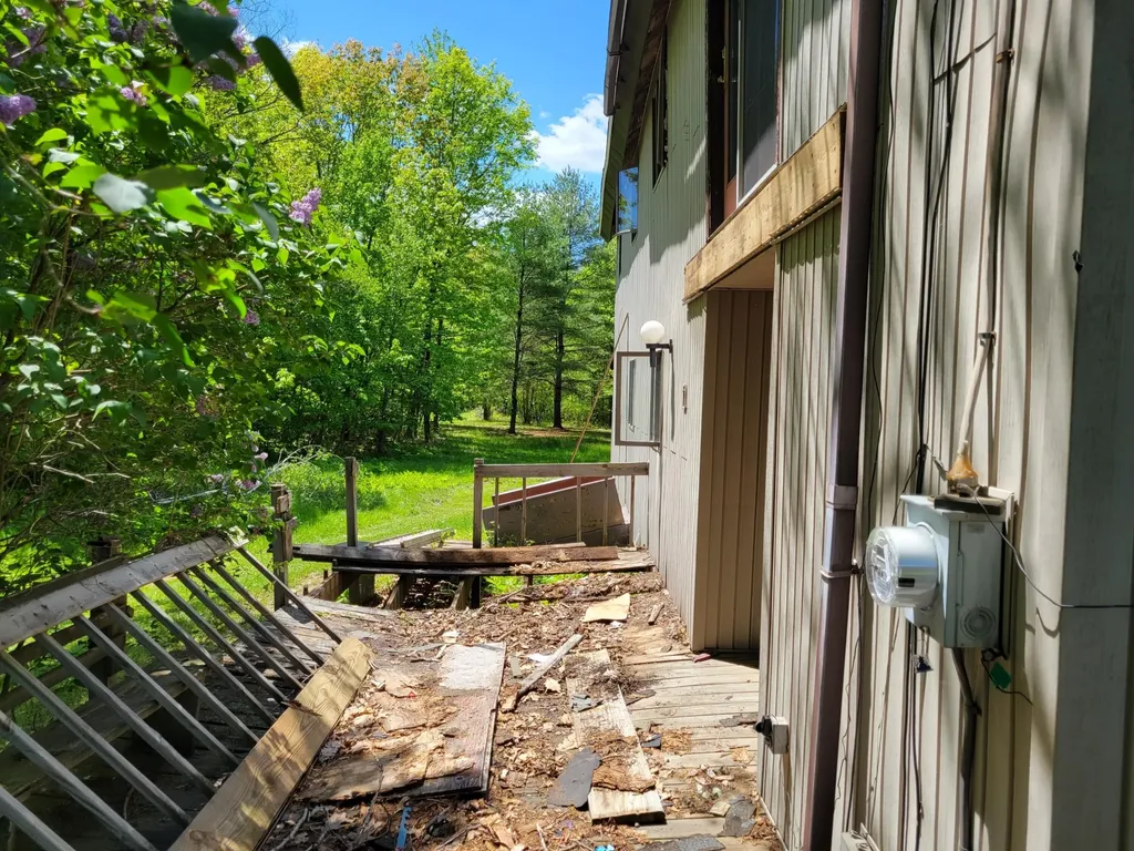 136 Lane Road Auburn ME 04210