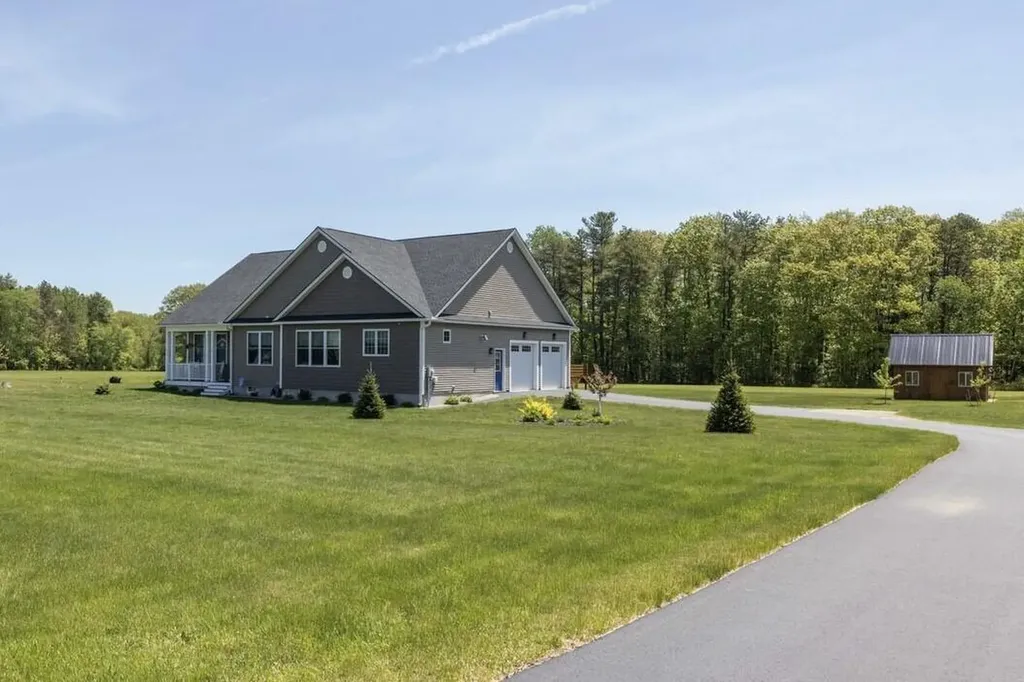 3 Mabry Lane Kennebunk ME 04043