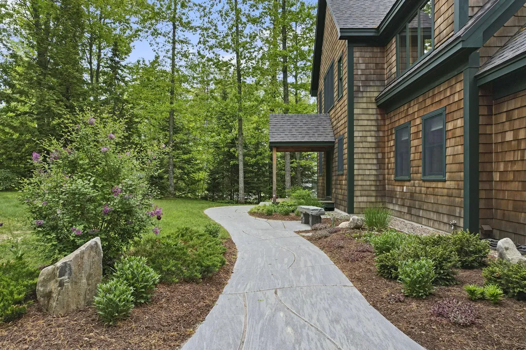 39 Island View Lane Brunswick ME 04011