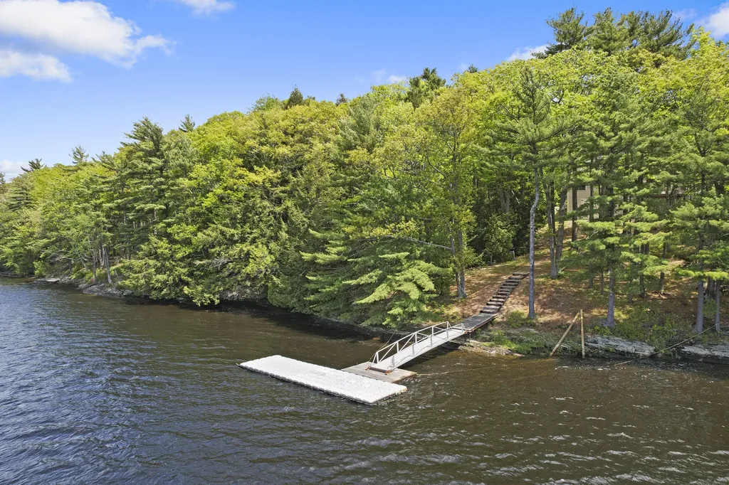 39 Island View Lane Brunswick ME 04011