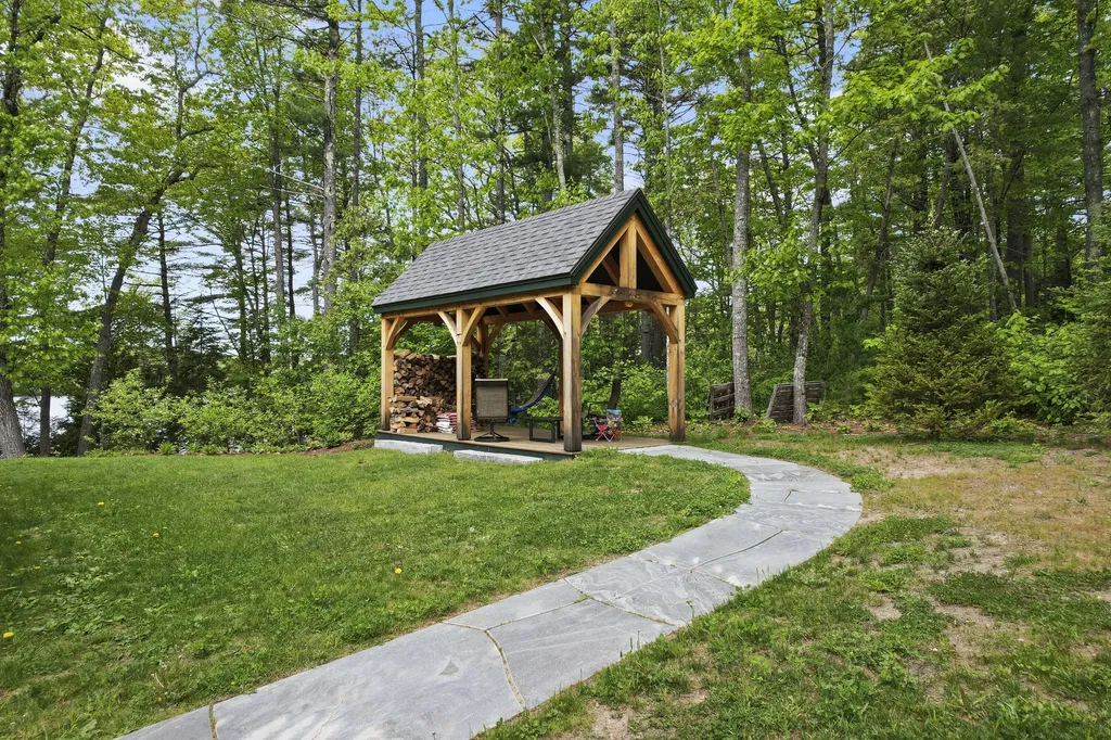 39 Island View Lane Brunswick ME 04011