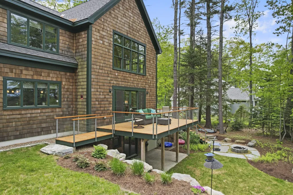 39 Island View Lane Brunswick ME 04011