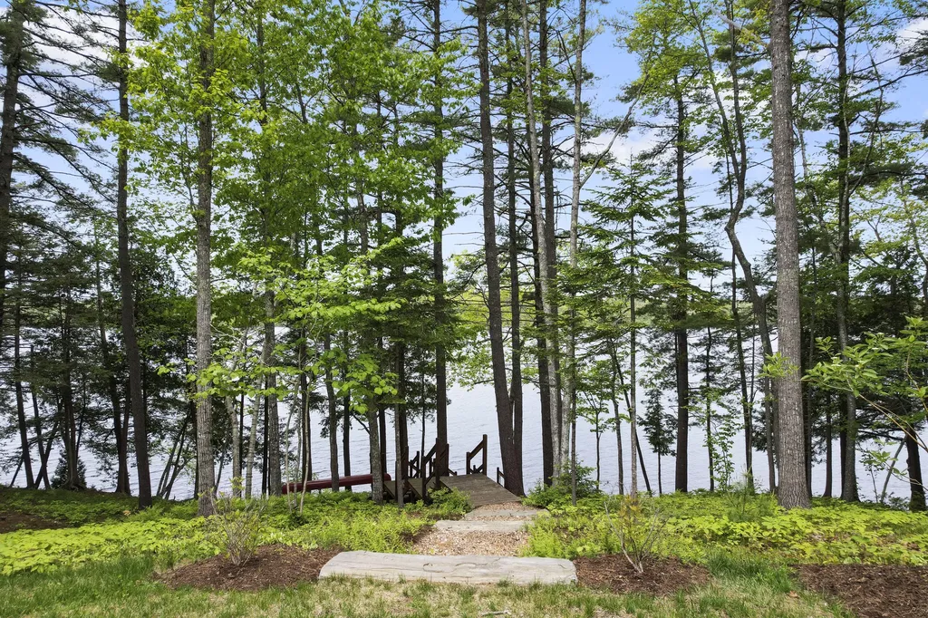 39 Island View Lane Brunswick ME 04011