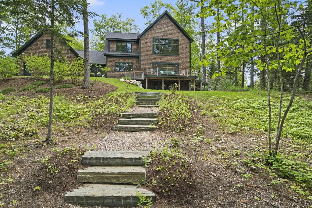 39 Island View Lane Brunswick ME 04011