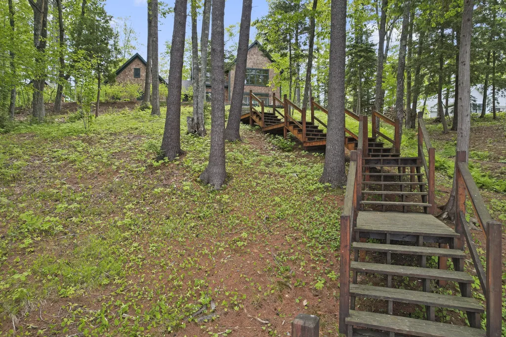 39 Island View Lane Brunswick ME 04011
