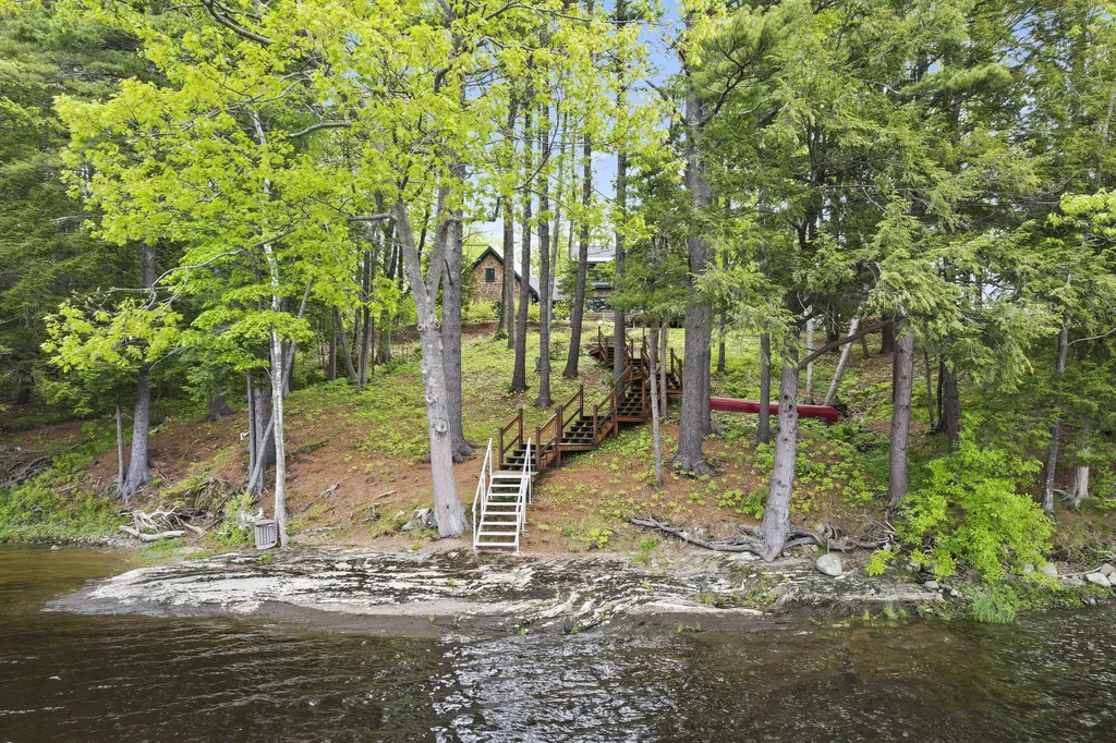 39 Island View Lane Brunswick ME 04011