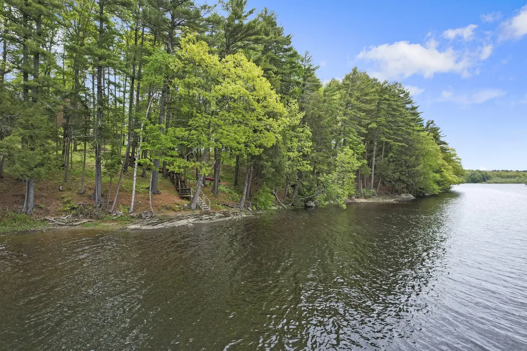 39 Island View Lane Brunswick ME 04011