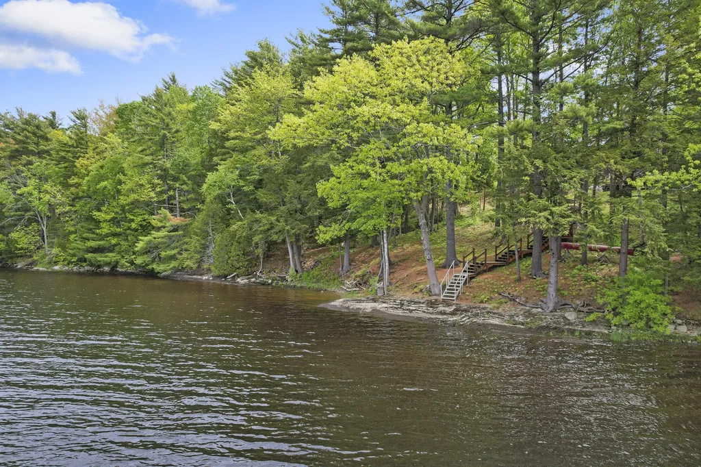39 Island View Lane Brunswick ME 04011