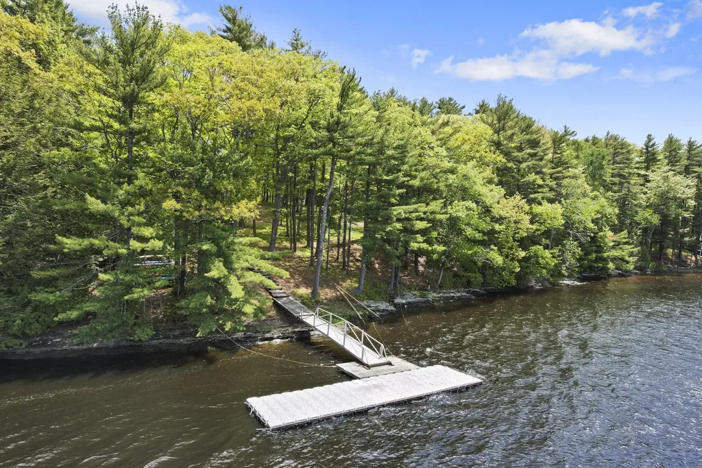 39 Island View Lane Brunswick ME 04011