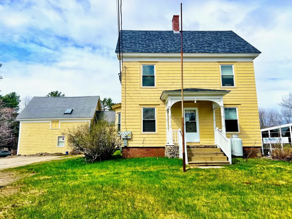 124 Main Street Topsham ME 04086