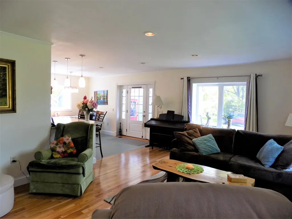 263 Shore Road Ellsworth ME 04605