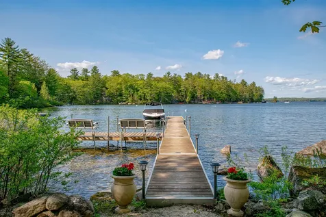 24 Island Cove Road Raymond ME 04071