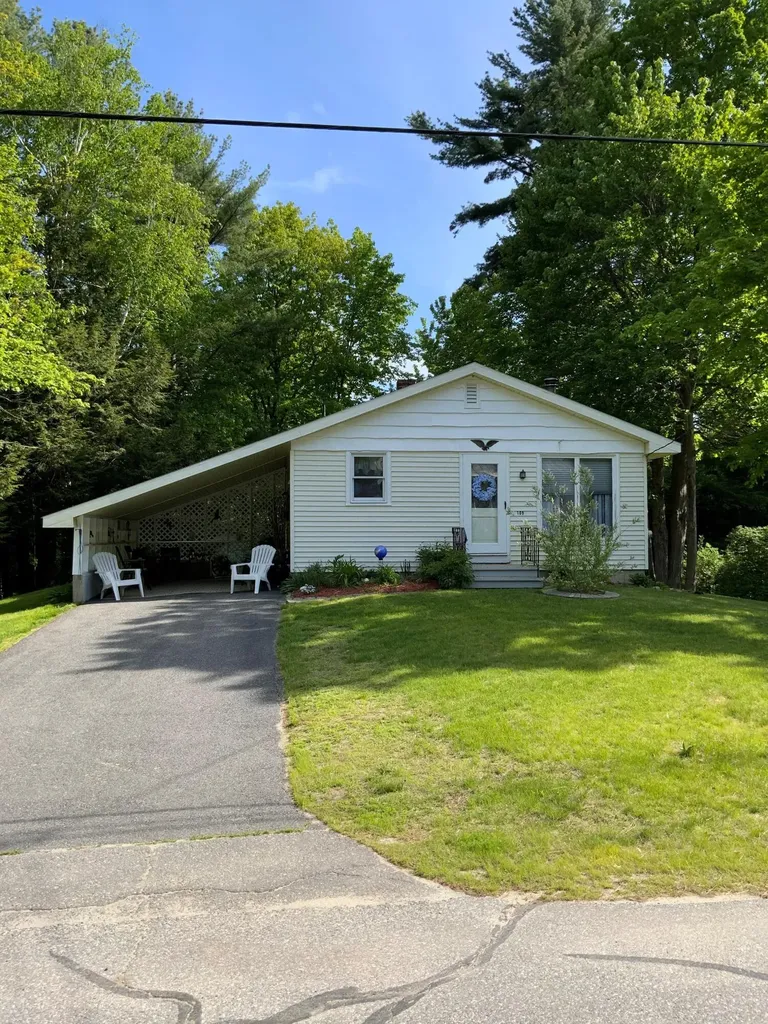 109 Easy Street Farmingdale ME 04344