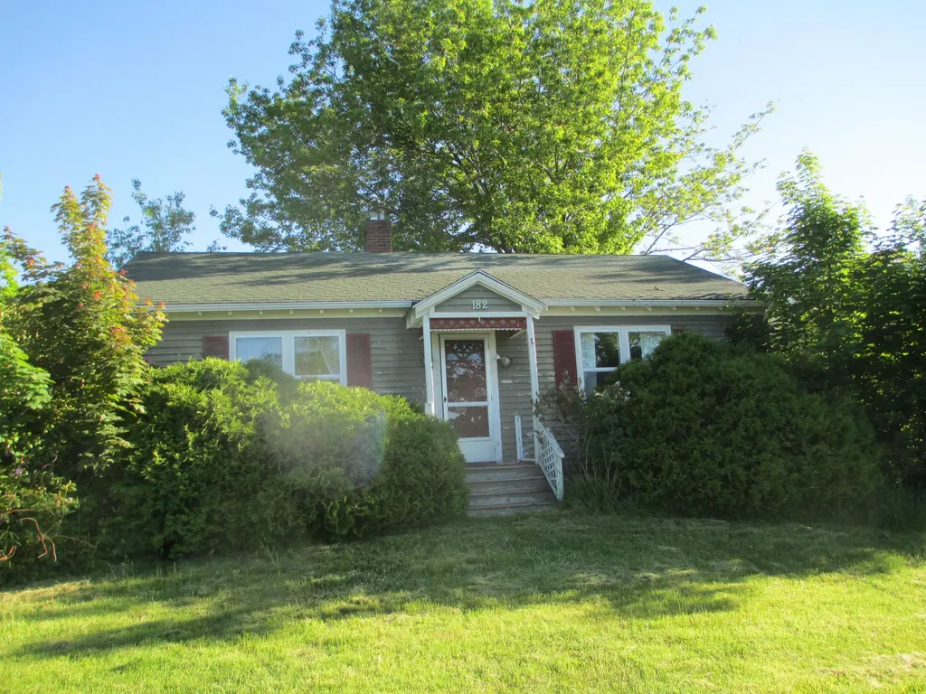 182 Searsport Avenue Belfast ME 04915