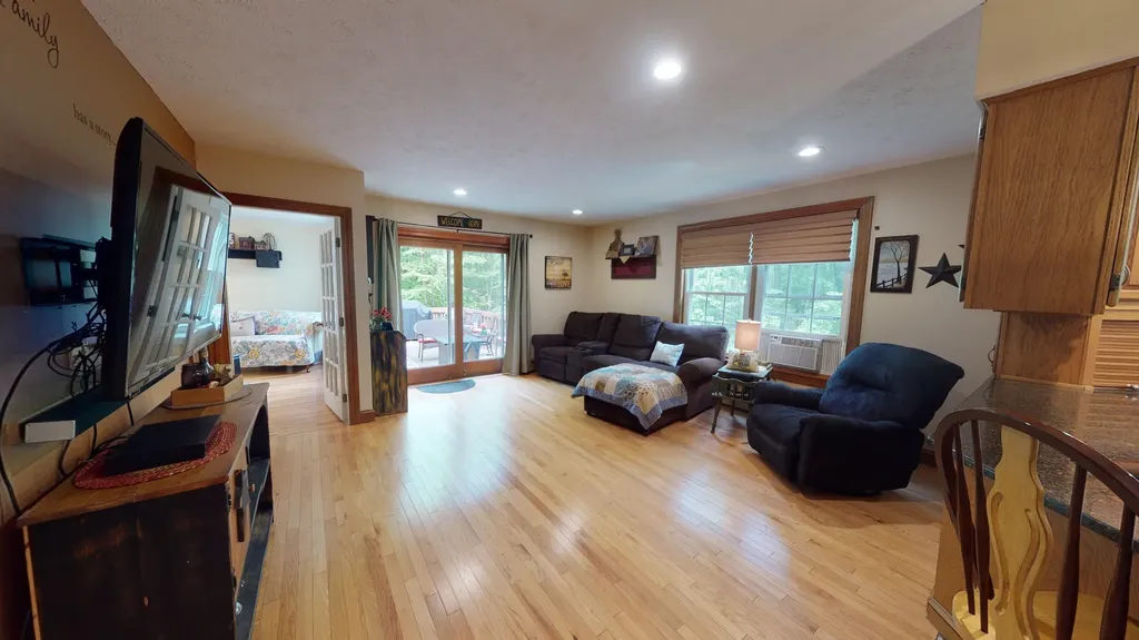 31 Sheffield Avenue Lewiston ME 04240
