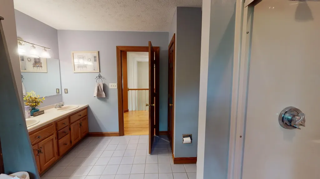 31 Sheffield Avenue Lewiston ME 04240