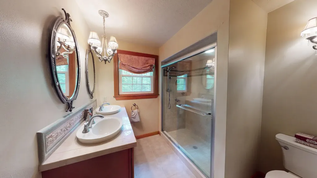 31 Sheffield Avenue Lewiston ME 04240