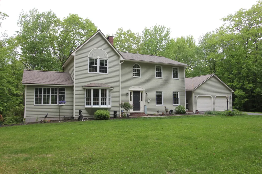 31 Sheffield Avenue Lewiston ME 04240