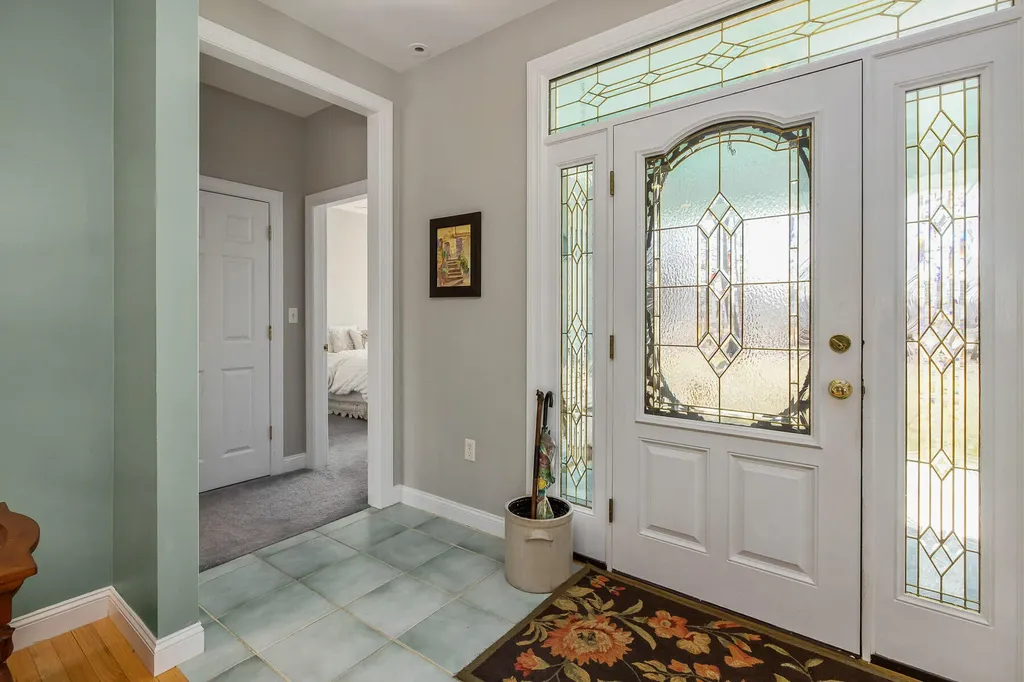 32 Leach Road Kittery ME 03904