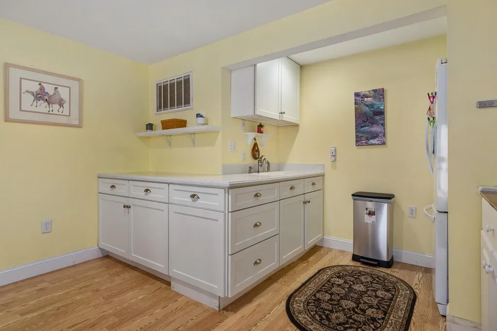 32 Leach Road Kittery ME 03904