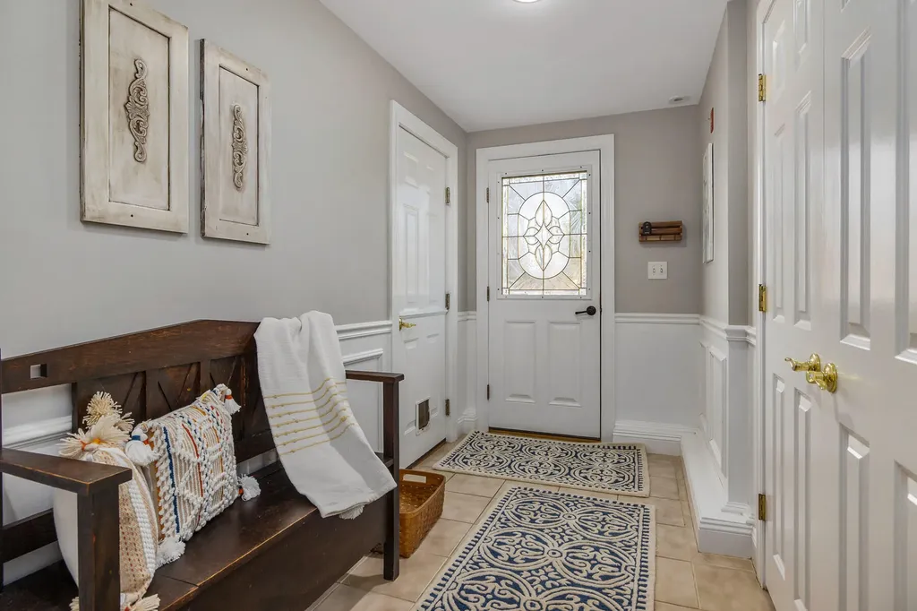 32 Leach Road Kittery ME 03904