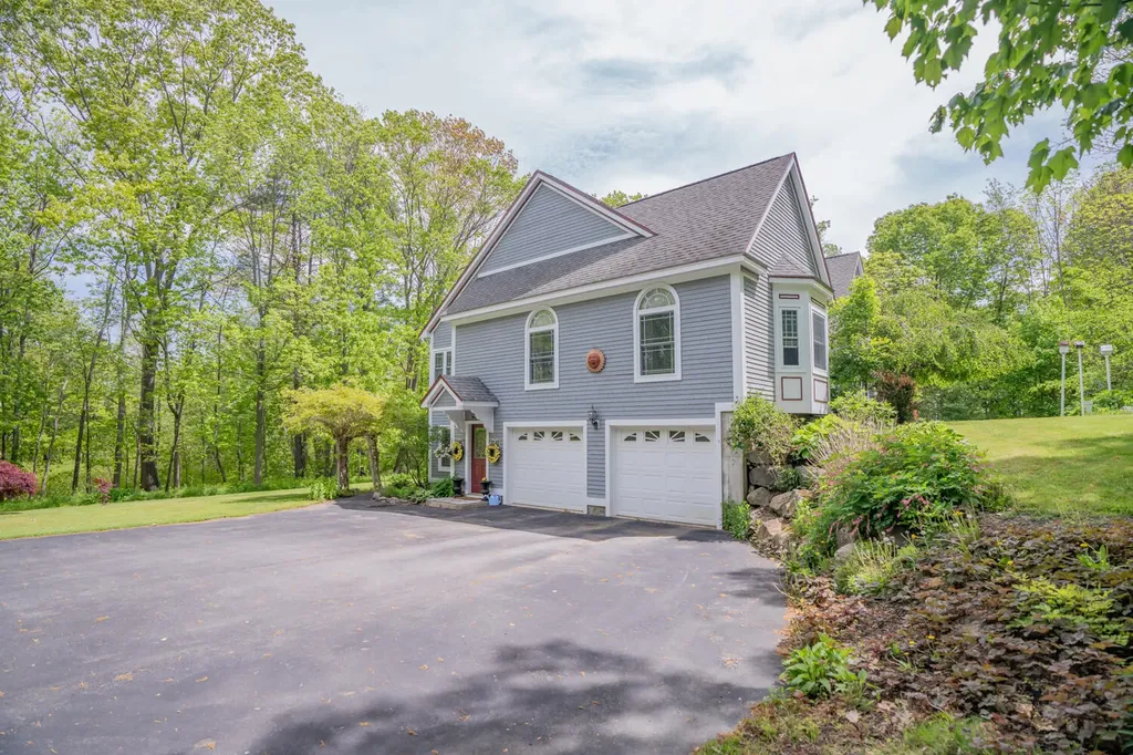 32 Leach Road Kittery ME 03904