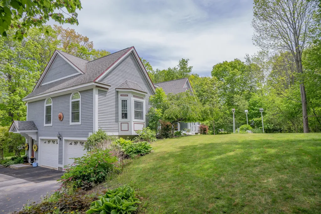 32 Leach Road Kittery ME 03904