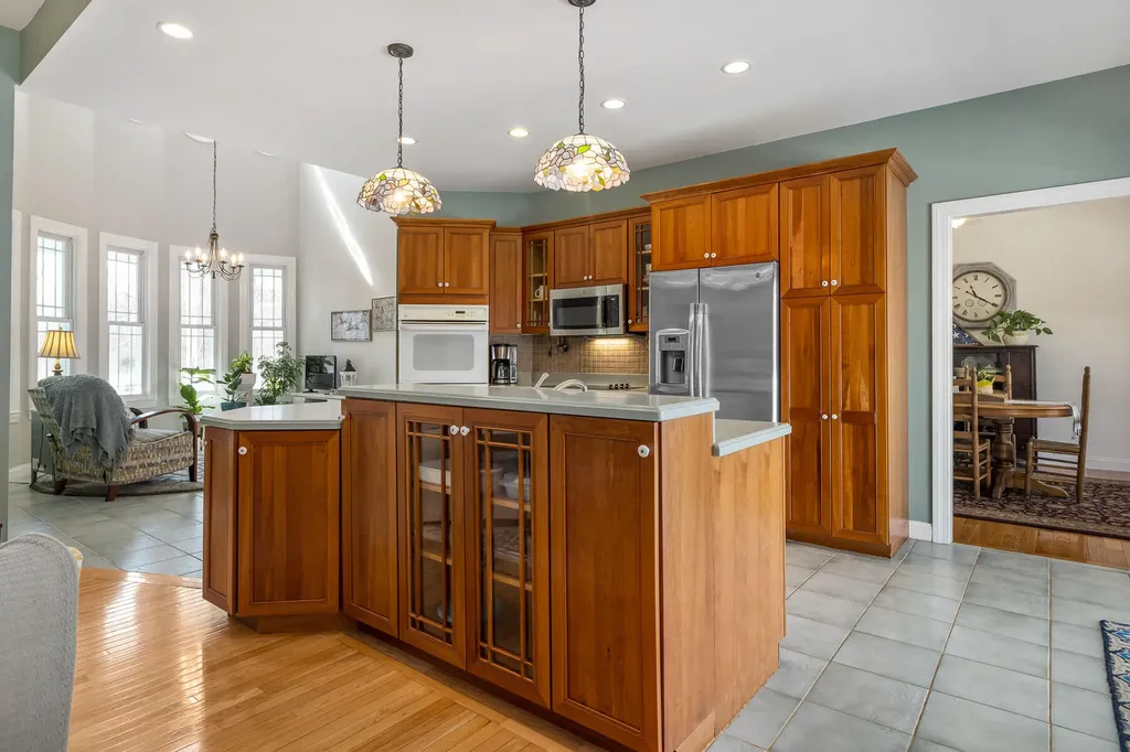 32 Leach Road Kittery ME 03904