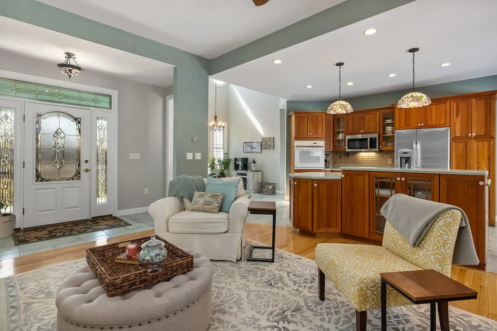 32 Leach Road Kittery ME 03904
