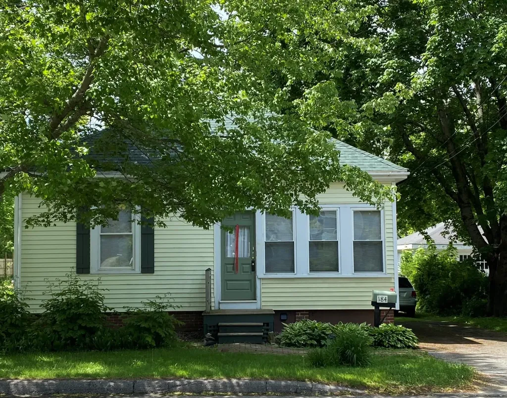 184 Broadway Rockland ME 04841