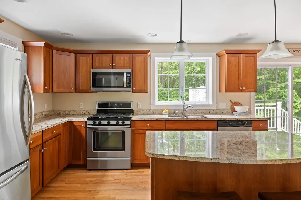 10 Devon Woods Drive Kittery ME 03904