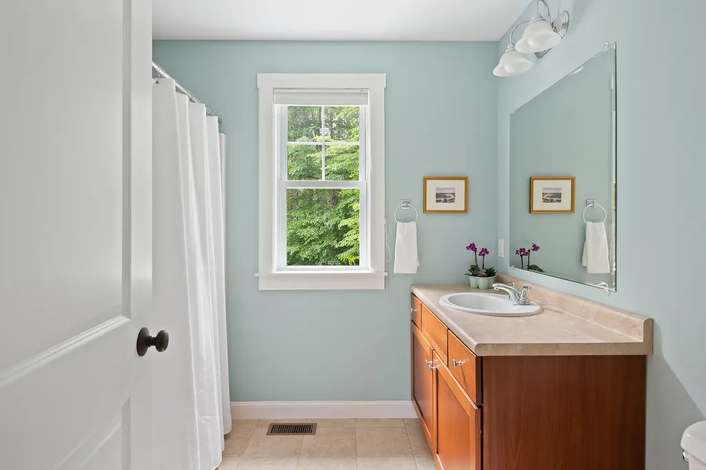 10 Devon Woods Drive Kittery ME 03904