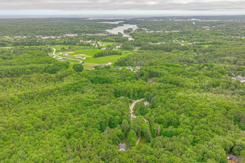 10 Devon Woods Drive Kittery ME 03904