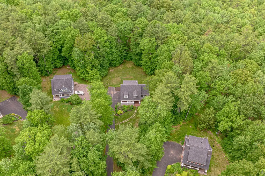 10 Devon Woods Drive Kittery ME 03904